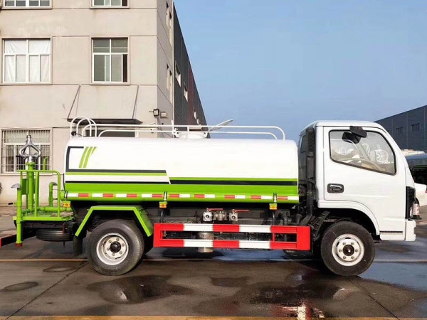 國(guó)六 5方東風(fēng)灑水車