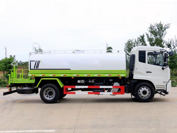 國(guó)六15方東風(fēng)天錦灑水車
