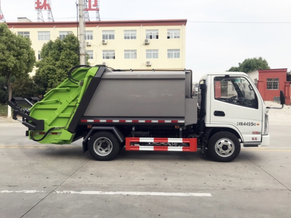 凱馬藍牌壓縮式垃圾車