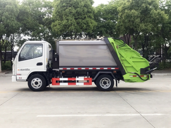 凱馬藍牌壓縮式垃圾車