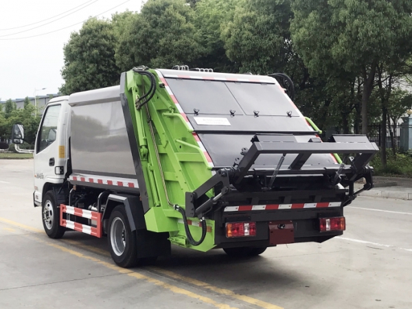 凱馬藍牌壓縮式垃圾車