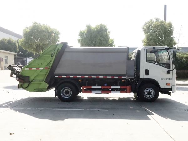 國(guó)六大運(yùn)壓縮式垃圾車