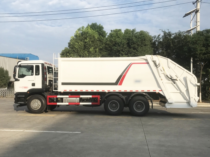 福田汕德卡壓縮式垃圾車