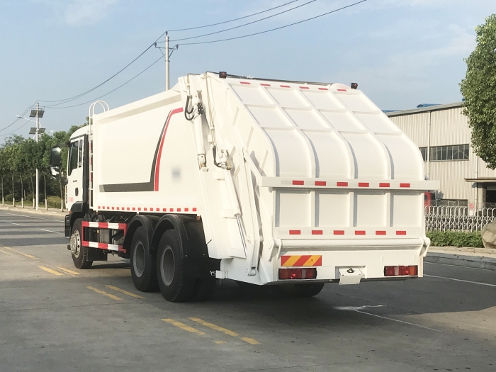 福田汕德卡壓縮式垃圾車