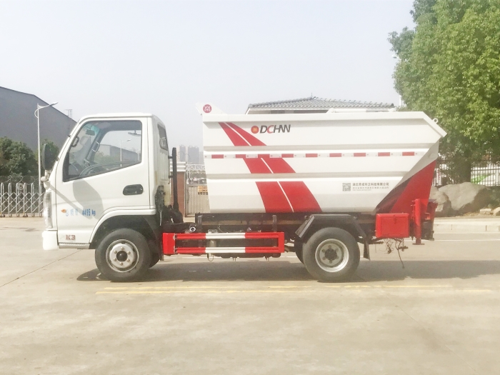 凱馬藍(lán)牌后掛桶式垃圾車(chē)