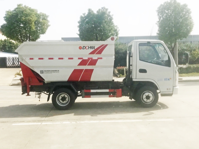 凱馬藍(lán)牌后掛桶式垃圾車(chē)