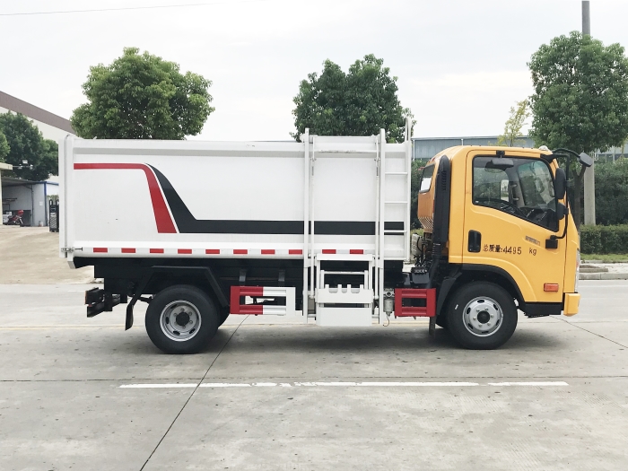 大運(yùn)側(cè)掛桶式垃圾車