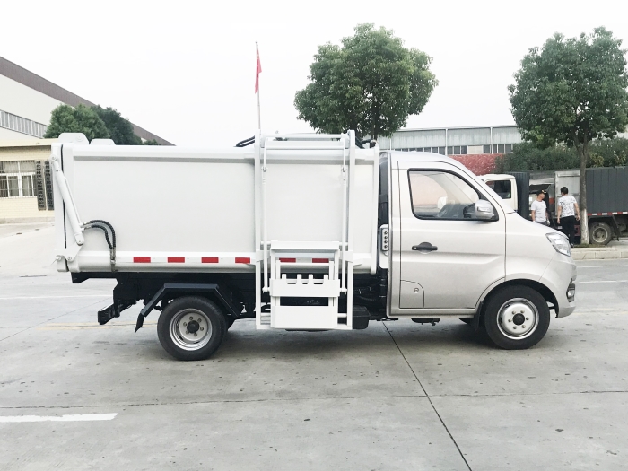 長安側(cè)掛桶式垃圾車