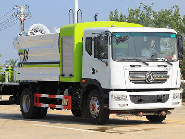 國(guó)六東風(fēng)D9 12噸方罐抑塵車(chē)