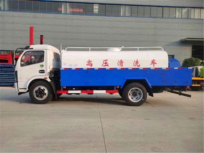 國六東風(fēng)8方清洗車