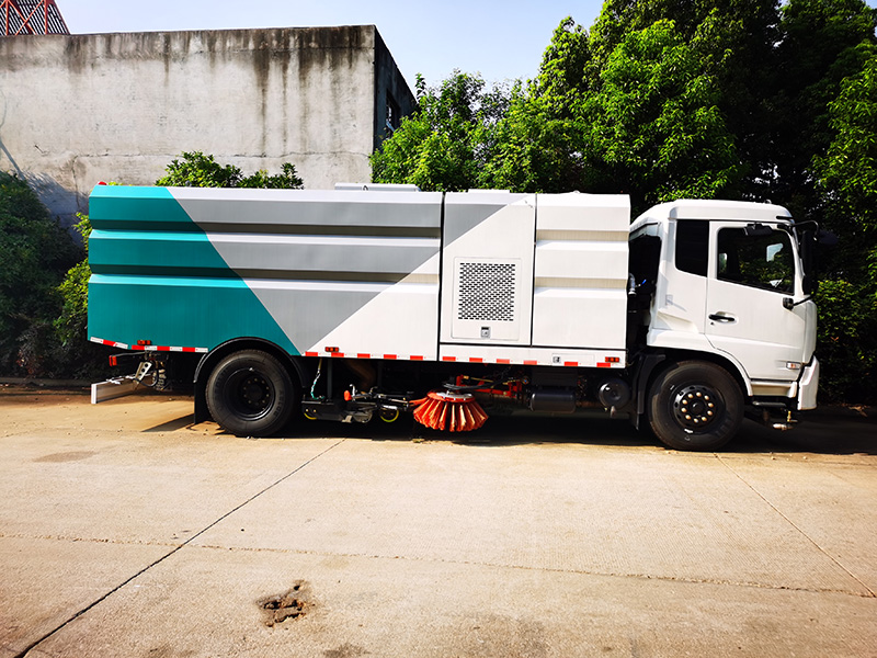 東風(fēng)天錦洗掃車